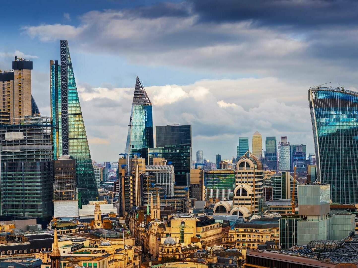 Mastering Regulatory Compliance- How Redwheel Transformed Form PF Reporting with AQMetrics